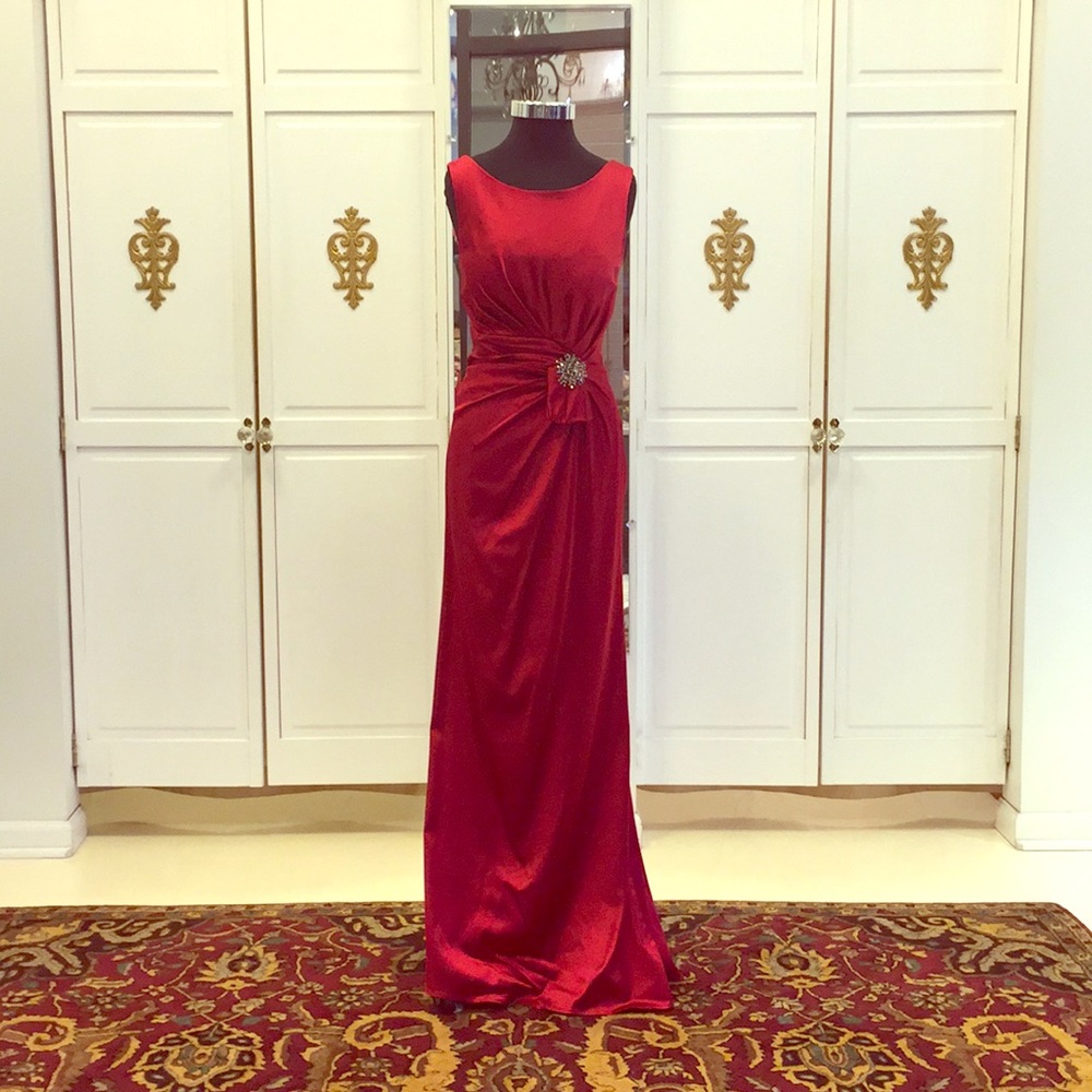 Cameron Blake by Mon Cheri Column Gown